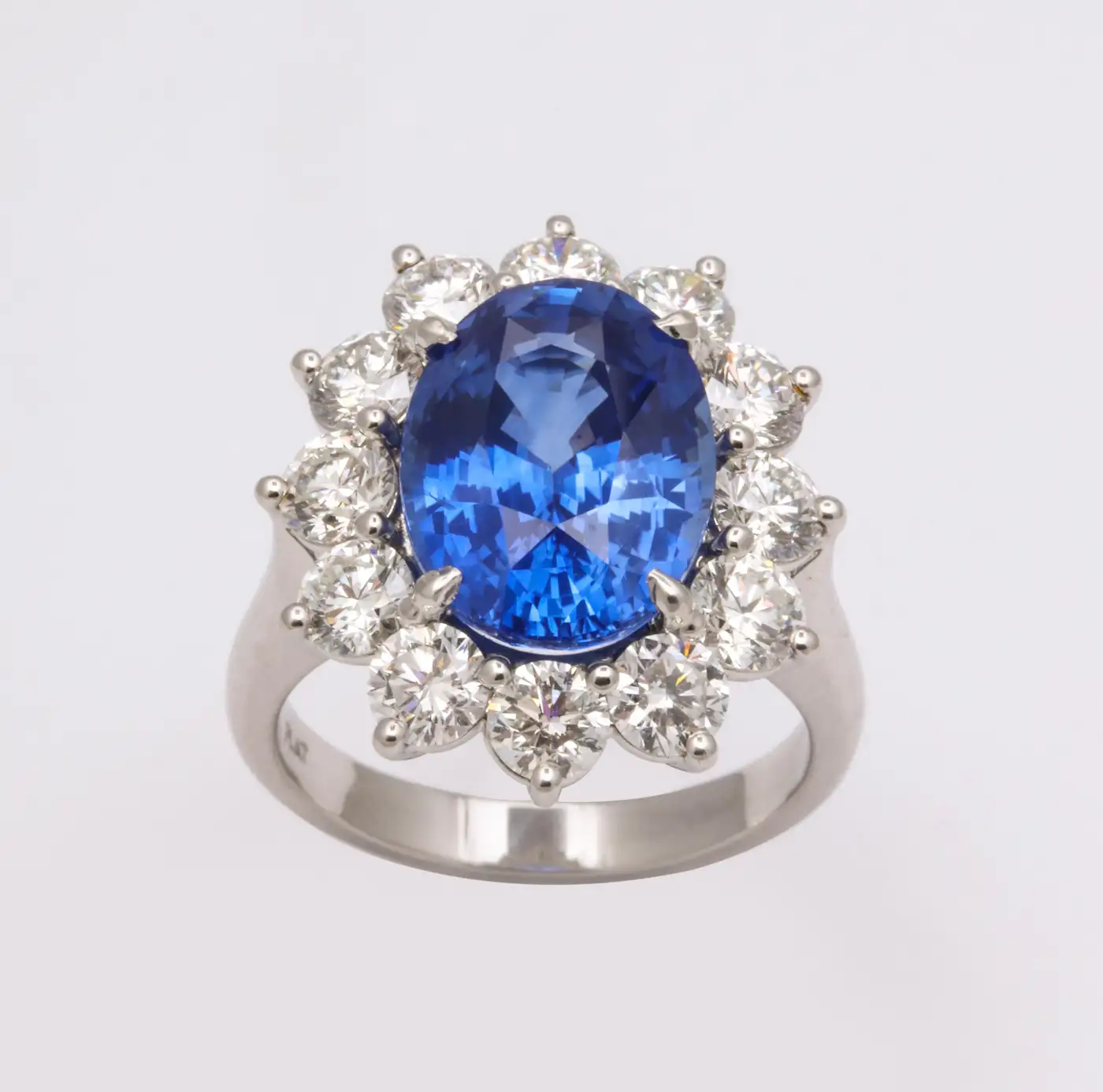 Ceylon Blue Sapphire and Diamond Ring - Image 7