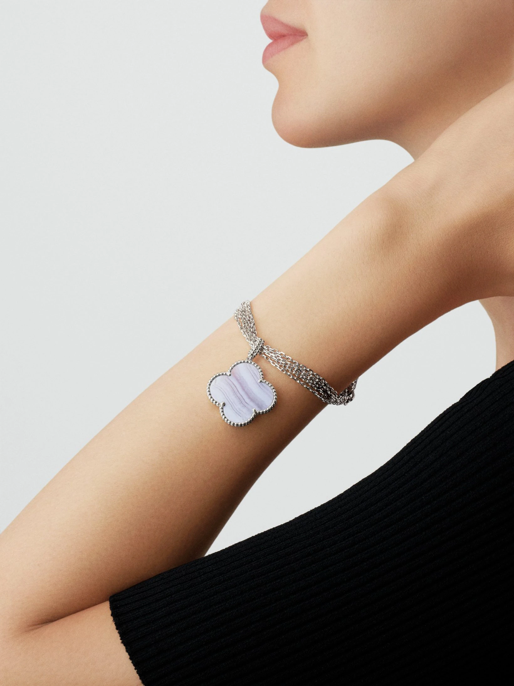 1 motif Magic Alhambra long necklace - Image 4