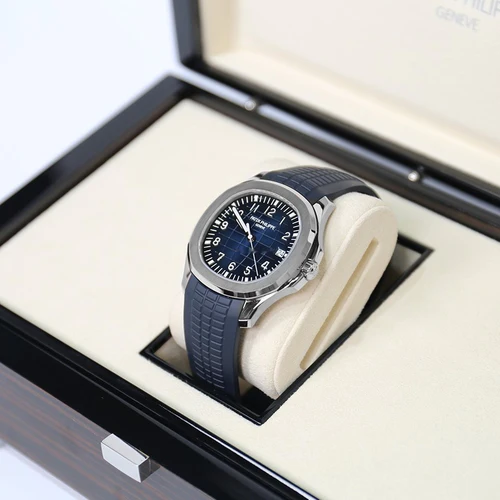 Patek Philippe Aquanaut 5168g-001 18kt White Gold Blue Dial 42.2mm NEW .full set 2022 - Image 2