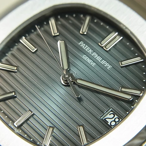 Patek Philippe Nautilus 5711/1A Blue-Black Dial 2015 Full Set & Full Serviced - Image 2