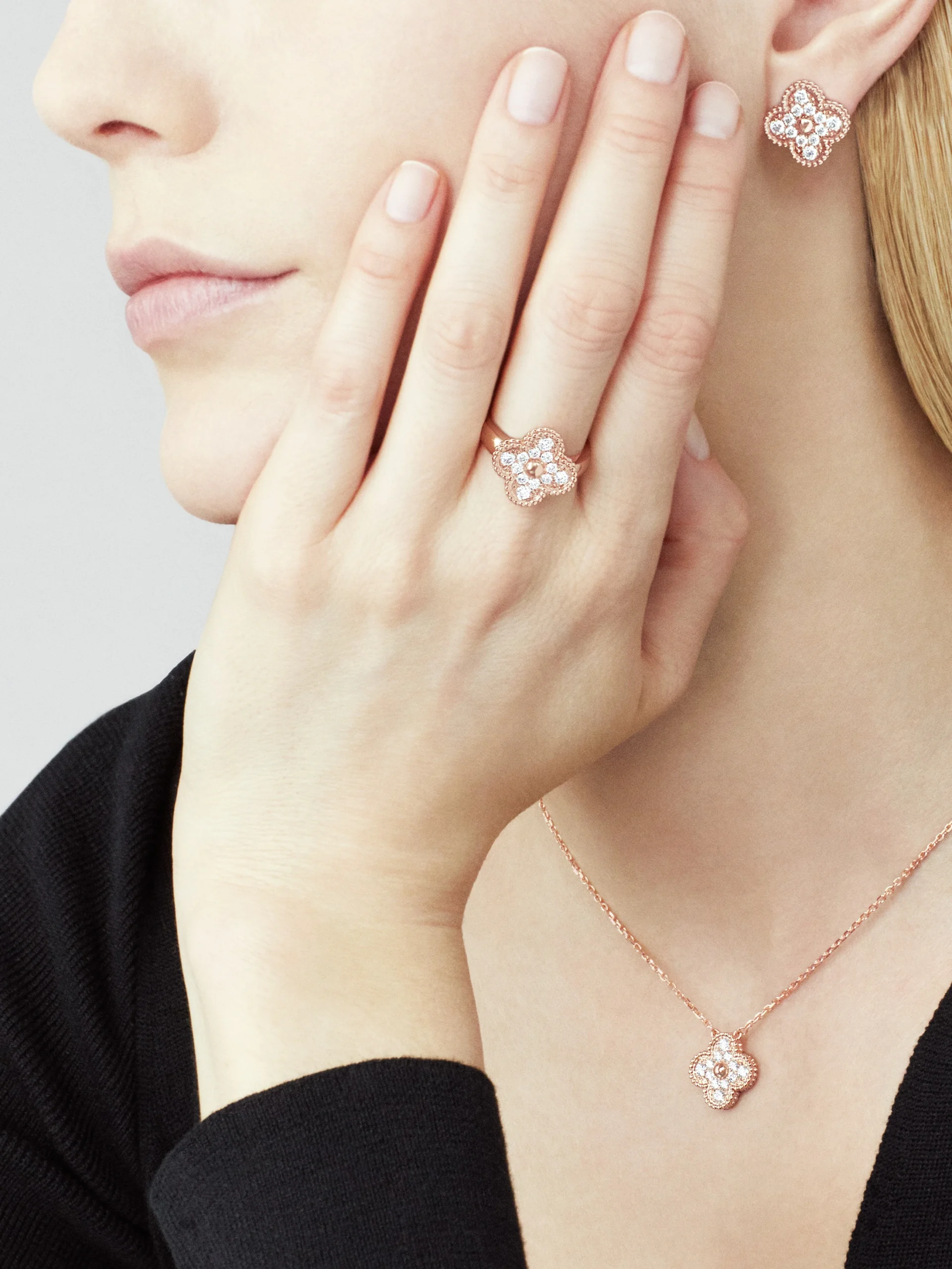 Vintage Alhambra pendant - Image 3